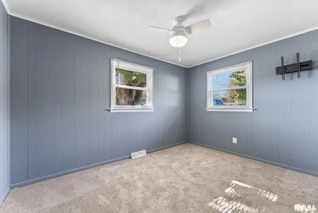 $199,900 | 1215 Wisconsin Street, Le Claire, IA 52753