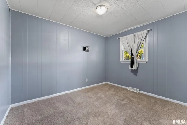 $199,900 | 1215 Wisconsin Street, Le Claire, IA 52753