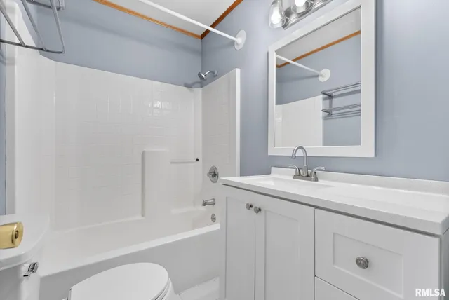 $199,900 | 1215 Wisconsin Street, Le Claire, IA 52753