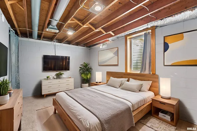 $199,900 | 1215 Wisconsin Street, Le Claire, IA 52753