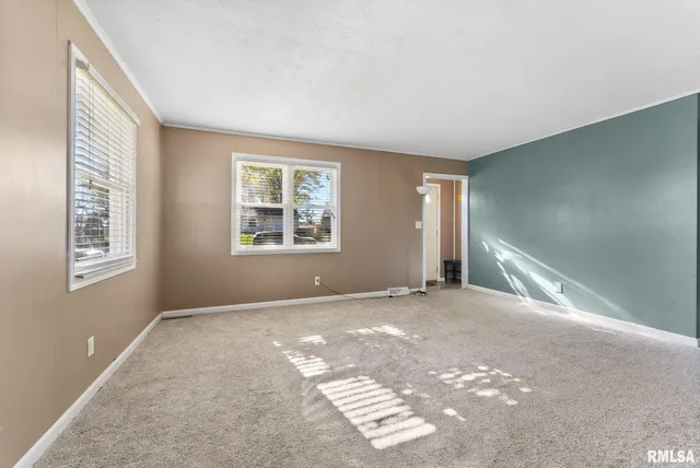 $199,900 | 1215 Wisconsin Street, Le Claire, IA 52753