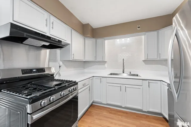 $199,900 | 1215 Wisconsin Street, Le Claire, IA 52753