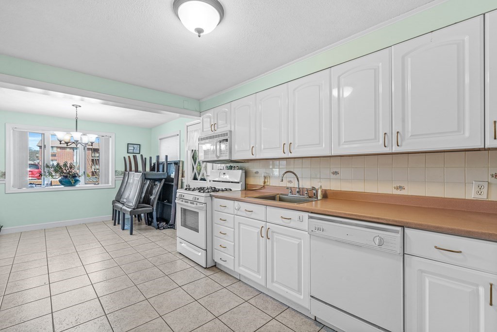 72 Cambridge Road Woburn, MA 01801 - Photo 29 of 41 Gallery Image 29
