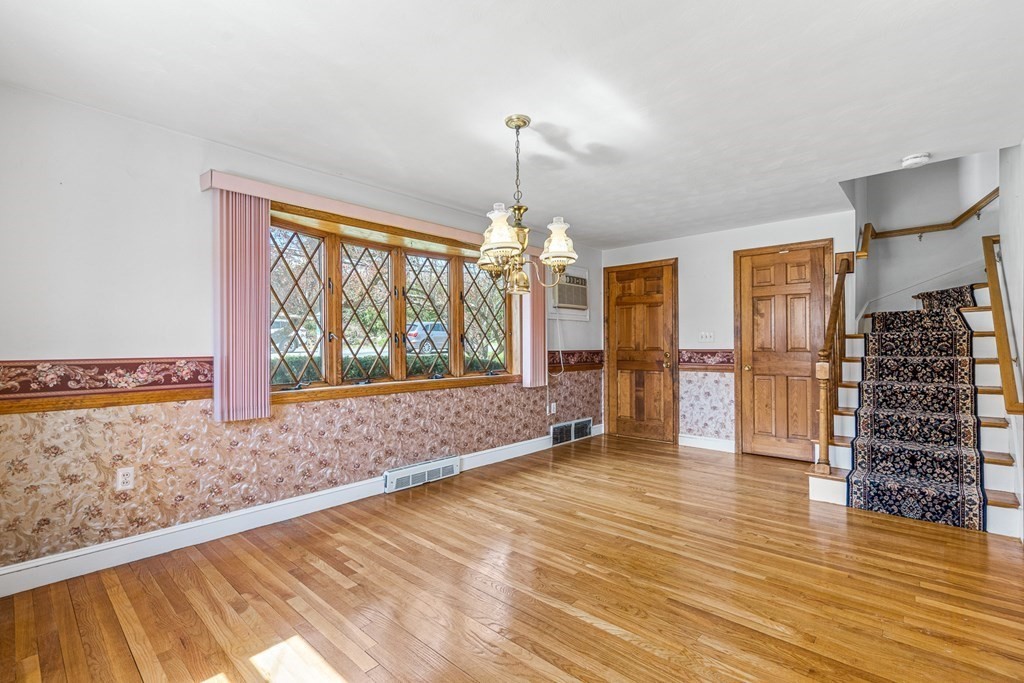 72 Cambridge Road Woburn, MA 01801 - Photo 3 of 41 Gallery Image 3