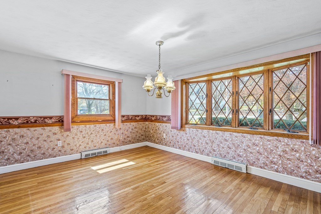 72 Cambridge Road Woburn, MA 01801 - Photo 4 of 41 Gallery Image 4