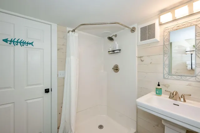 $779,900 | 281 York Street, York, ME 03909