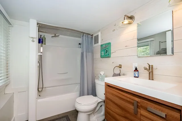 $779,900 | 281 York Street, York, ME 03909