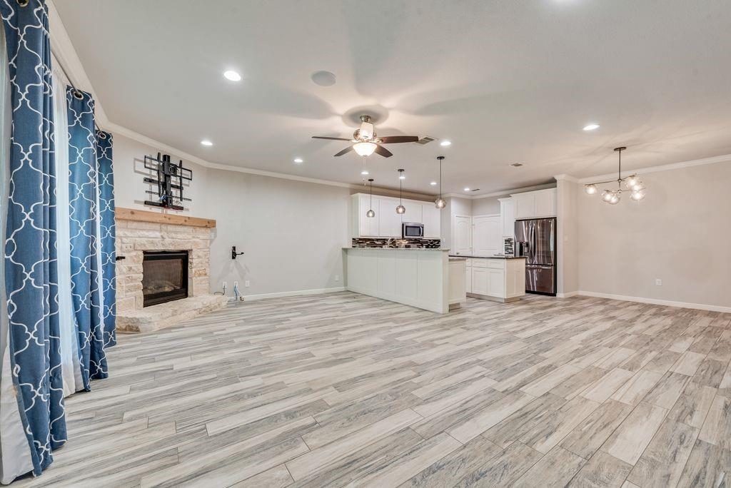5420 Meandering Road River Oaks, TX 76114 - Photo 10 of 30