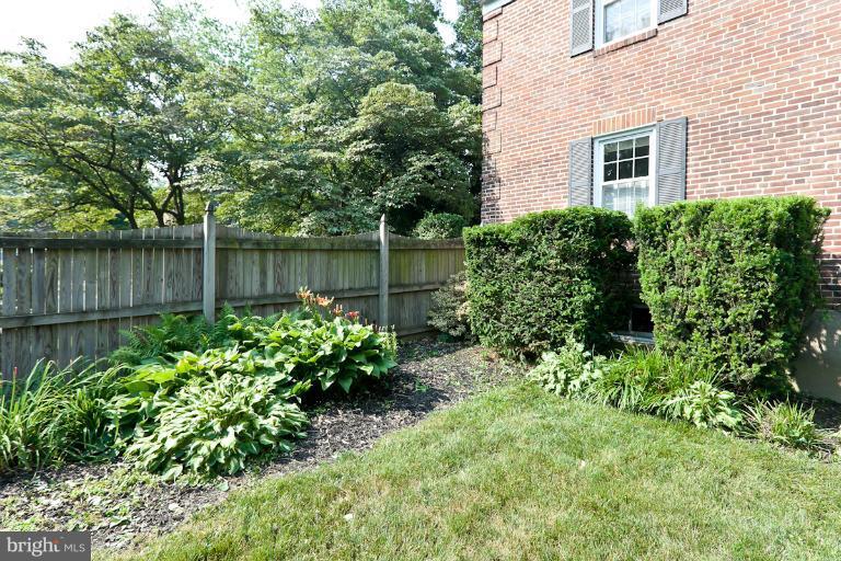 182 Brandon Road Baltimore, MD 21212 - Photo 21 of 30 a view of a garden with a lake view