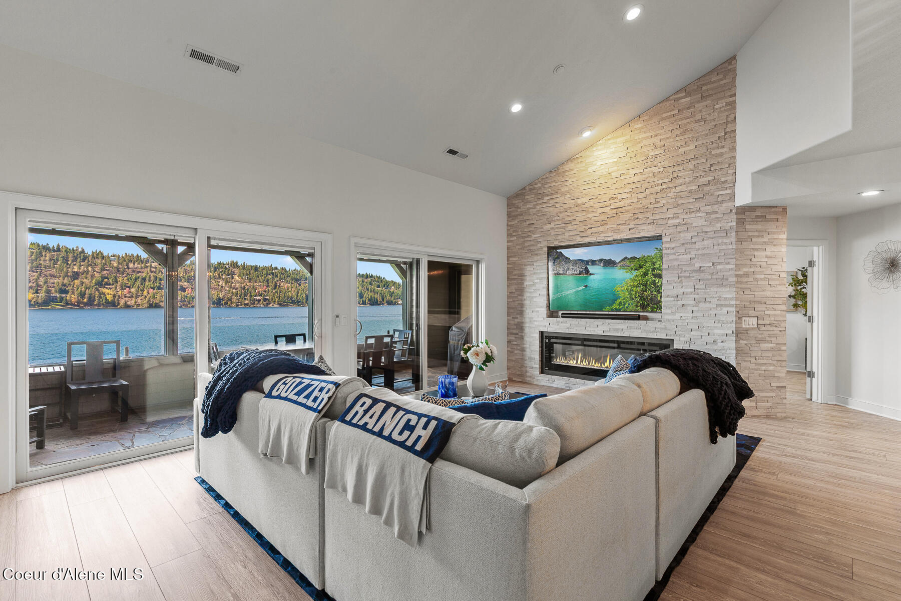 4549 South Arrow Point Drive, Unit 303 Harrison, ID 83833 - Photo 4 of 22 ArrowPointF303-4