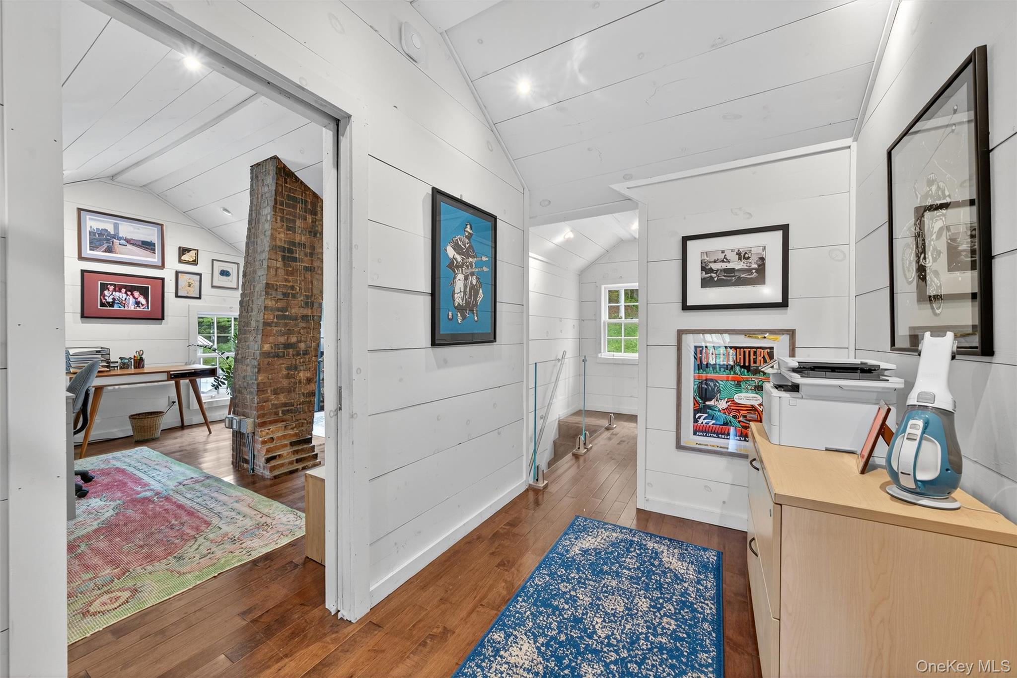 1657 River Road Damascus, PA 18415 - Photo 35 of 43 a living room with furniture and a rug
