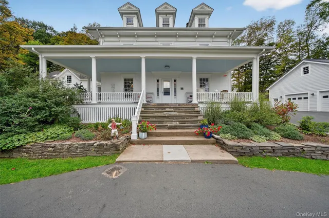 front view of house with a yard