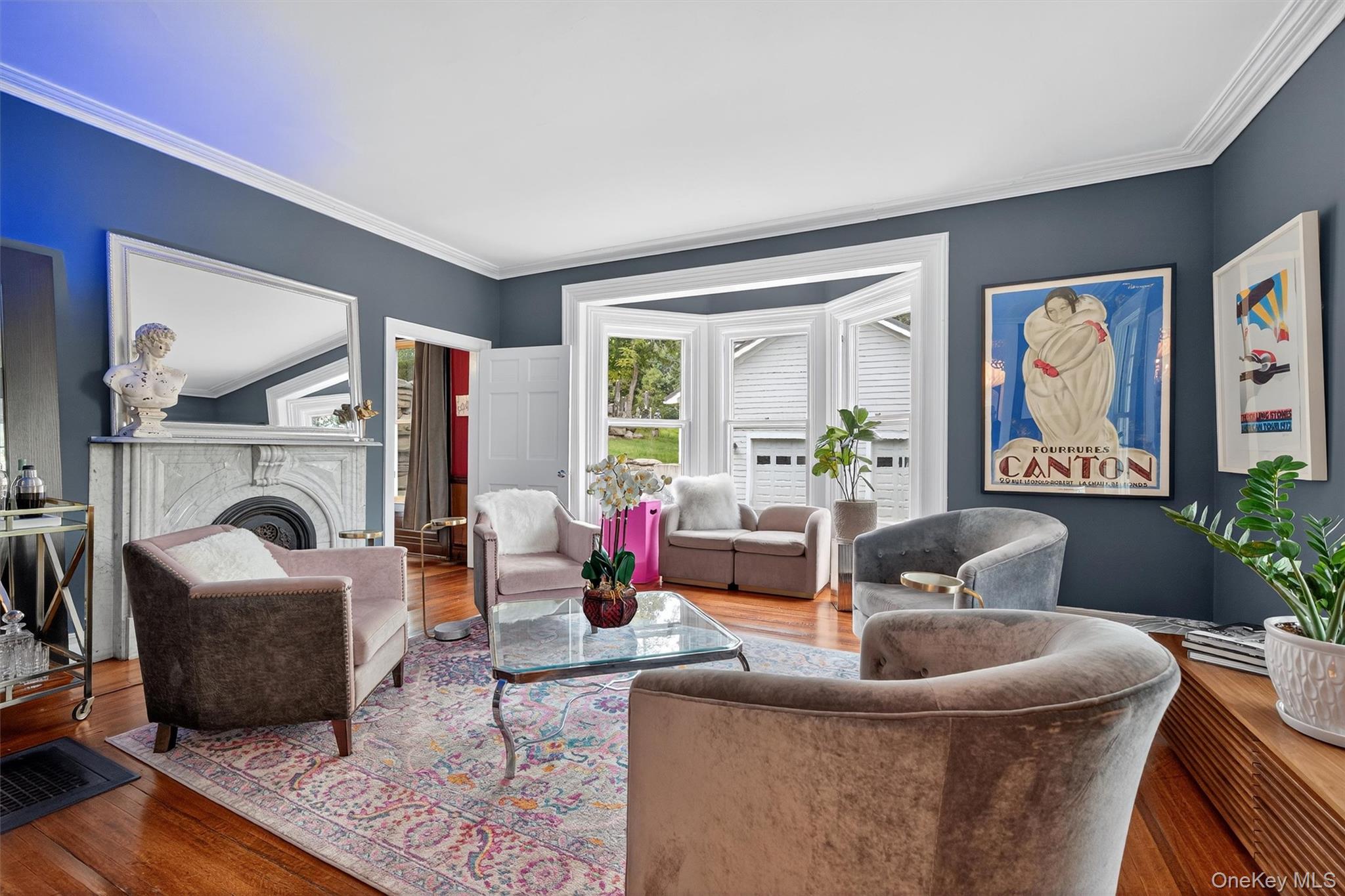 1657 River Road Damascus, PA 18415 - Photo 7 of 43 a living room with furniture and a potted plant