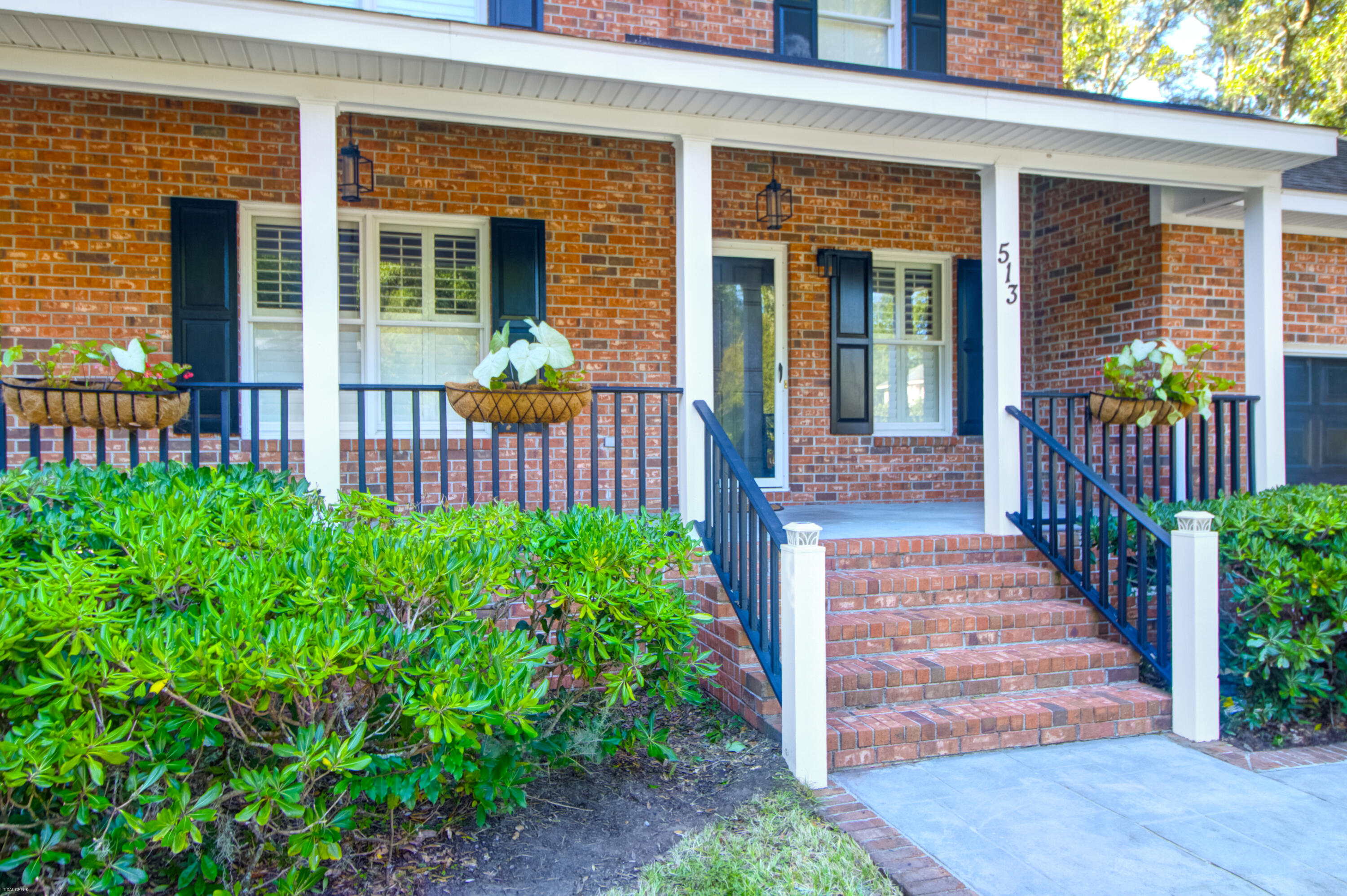 513 Sweetbay Road Charleston, SC 29412 - Photo 3 of 41 513 Sweetbay -Tidalcreekphoto- (3)