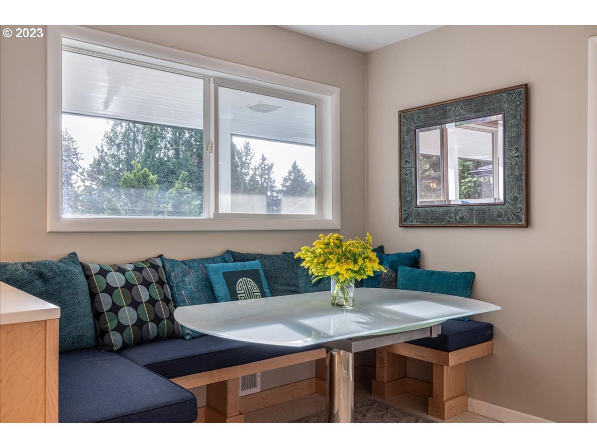 10165 Southwest Arborcrest Way Portland, OR 97225 - Photo 12 of 48 Gallery Image 12