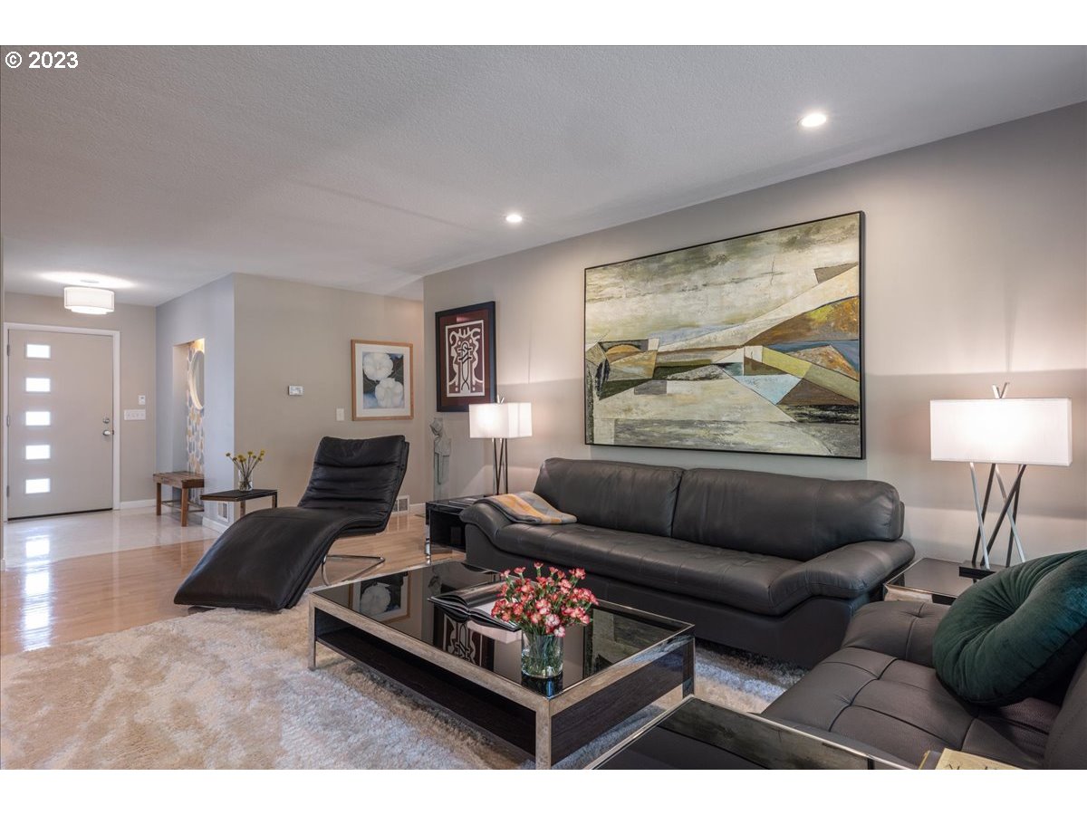 10165 Southwest Arborcrest Way Portland, OR 97225 - Photo 10 of 48 Gallery Image 10