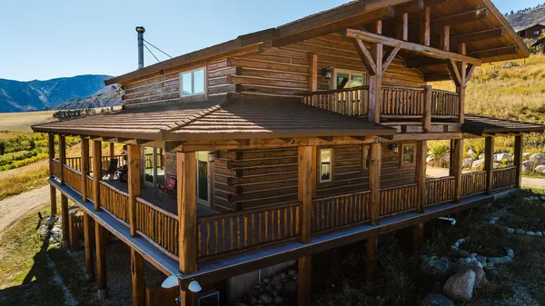 $1,050,000 | 71 Lower Hideaway Lane, Sheridan, WY 82801