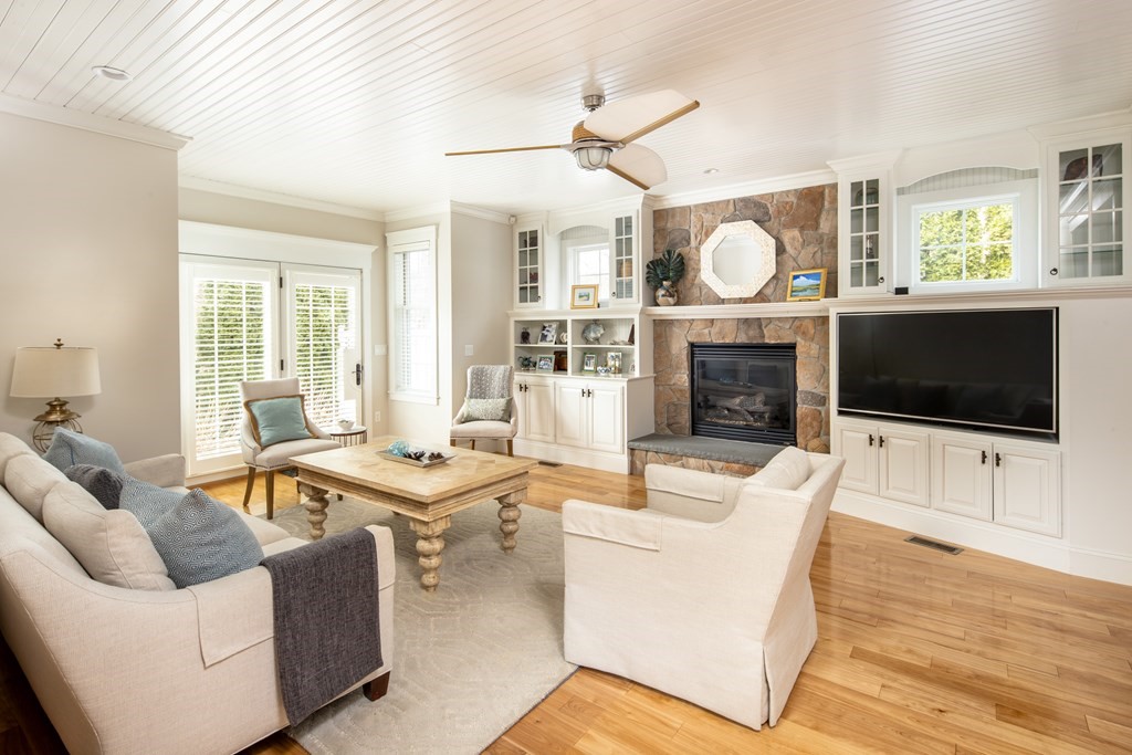 154 Spring Street Marion, MA 02738 - Photo 8 of 42 Gallery Image 8