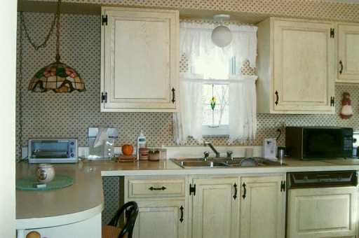 6 Robinhood Road Green Tree, PA 15220 - Photo 5 of 7 Gallery Image 5