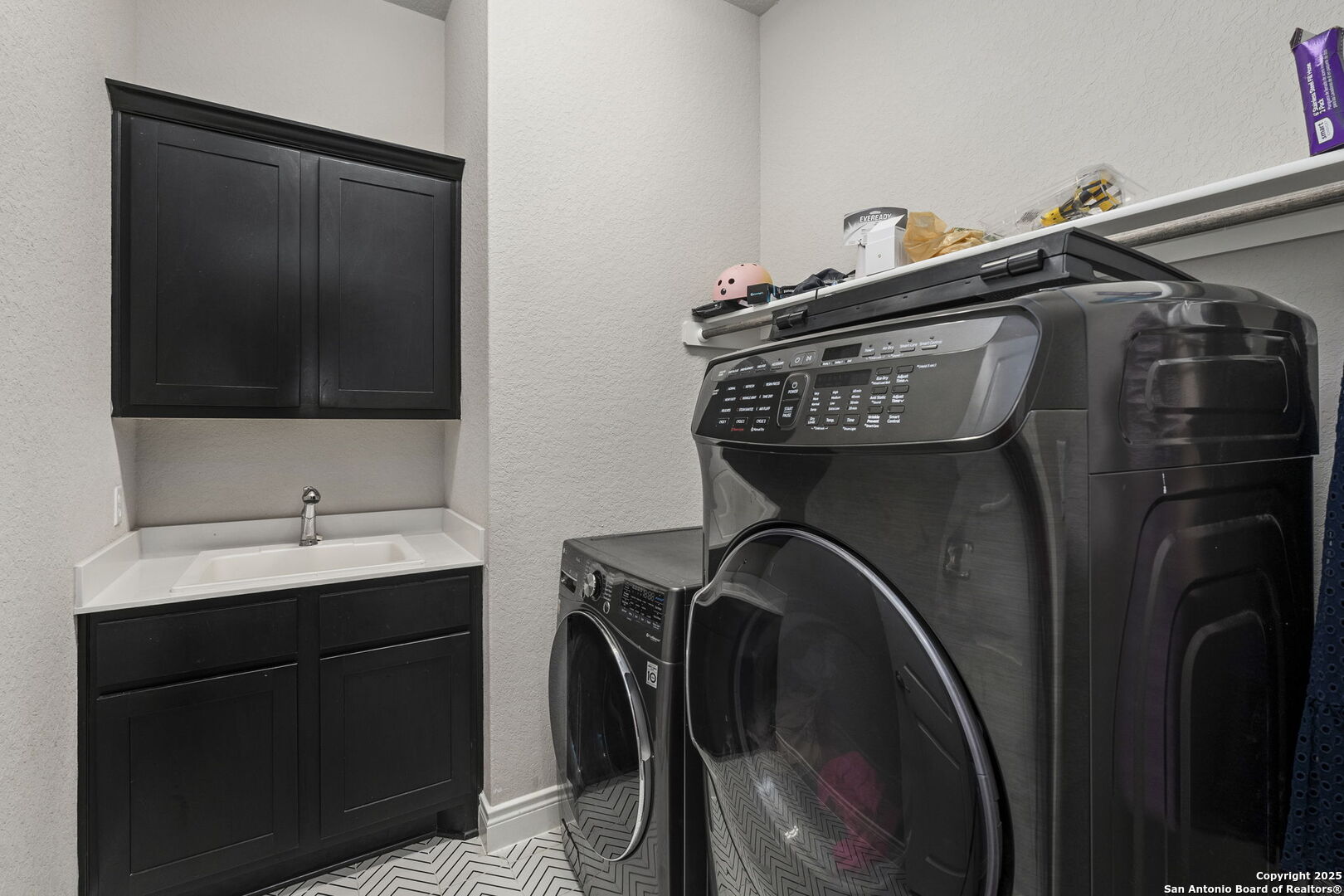 18323 Powder San Antonio, TX 78257 - Photo 18 of 42 a utility room with dryer and washer