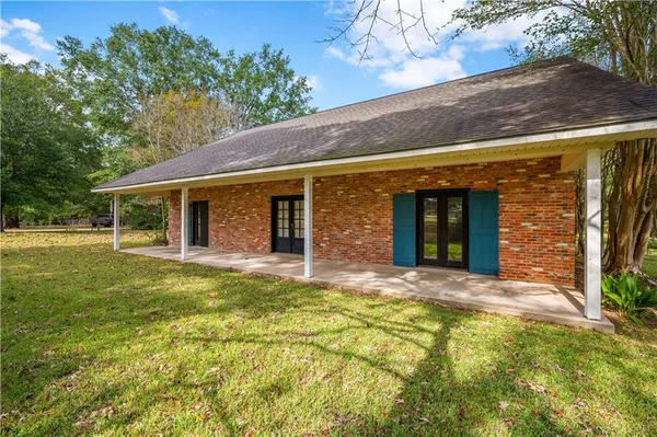 $450,000 | 3934 Staples Road, Pineville, LA 71360