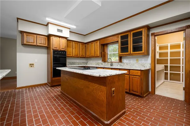 $450,000 | 3934 Staples Road, Pineville, LA 71360