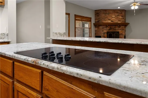 $450,000 | 3934 Staples Road, Pineville, LA 71360