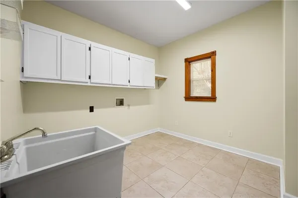 $450,000 | 3934 Staples Road, Pineville, LA 71360