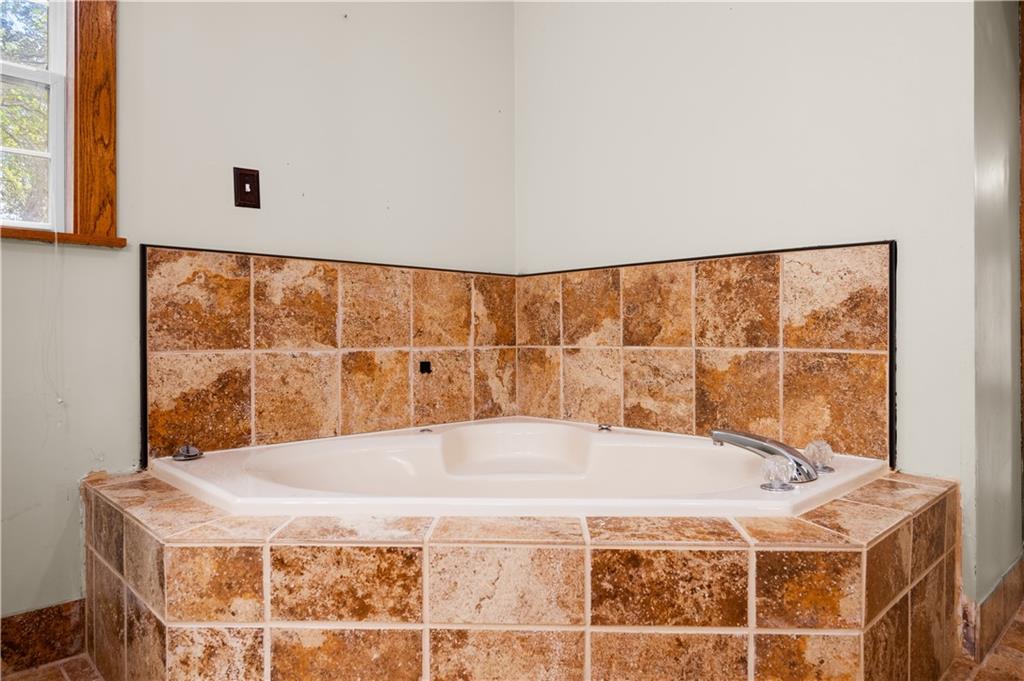 3934 Staples Road Pineville, LA 71360 - Photo 10 of 59