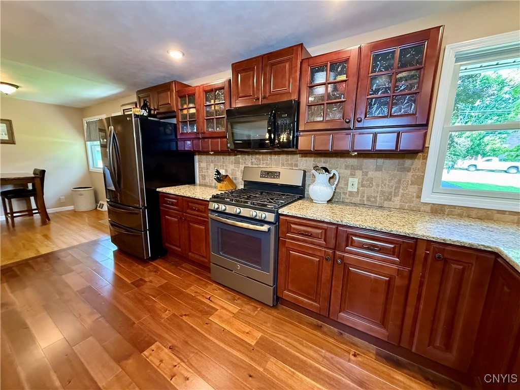 316 West Seneca Street Manlius, NY 13104 - Photo 12 of 37