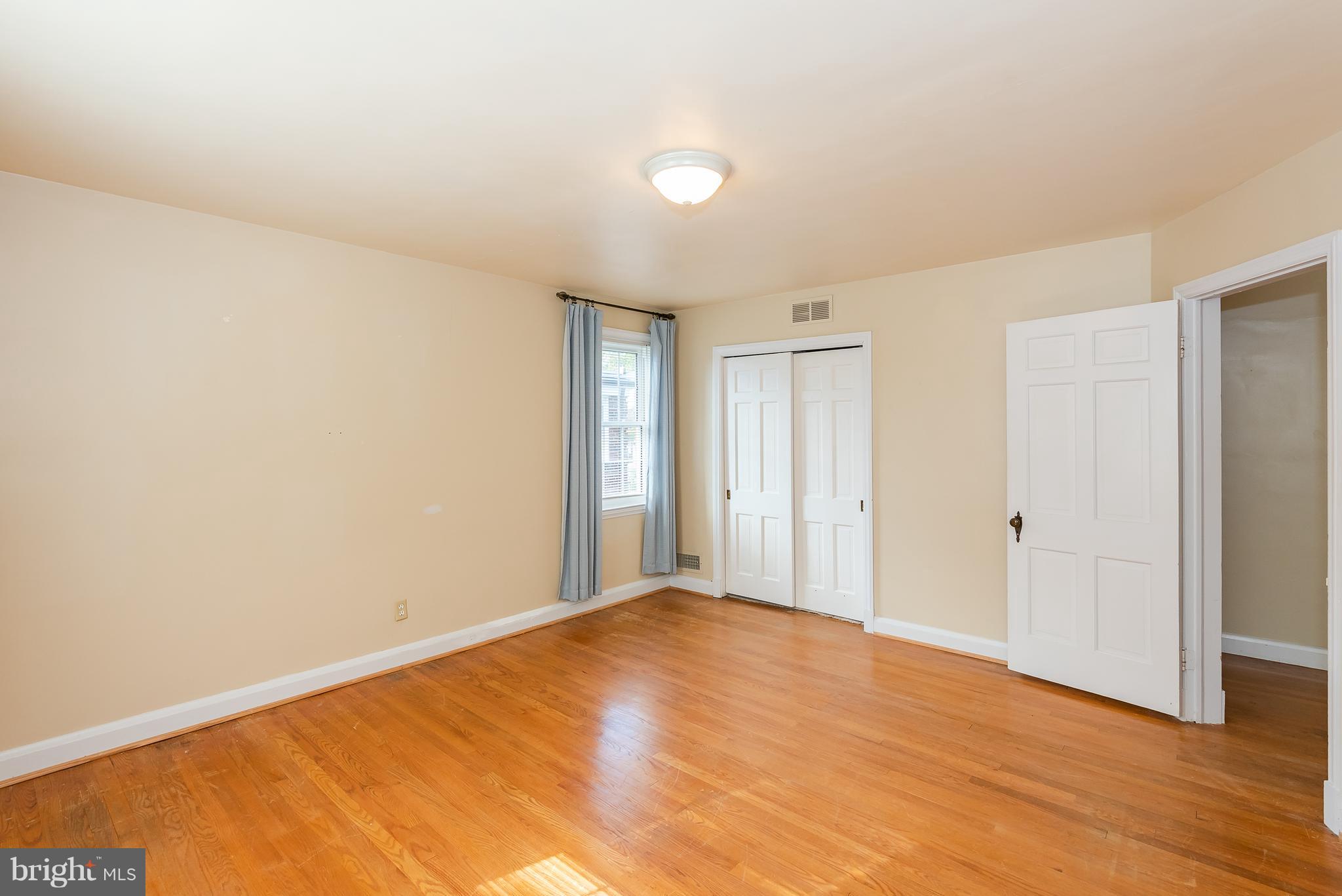 424 Greenlow Road Baltimore, MD 21228 - Photo 14 of 29 Bedroom