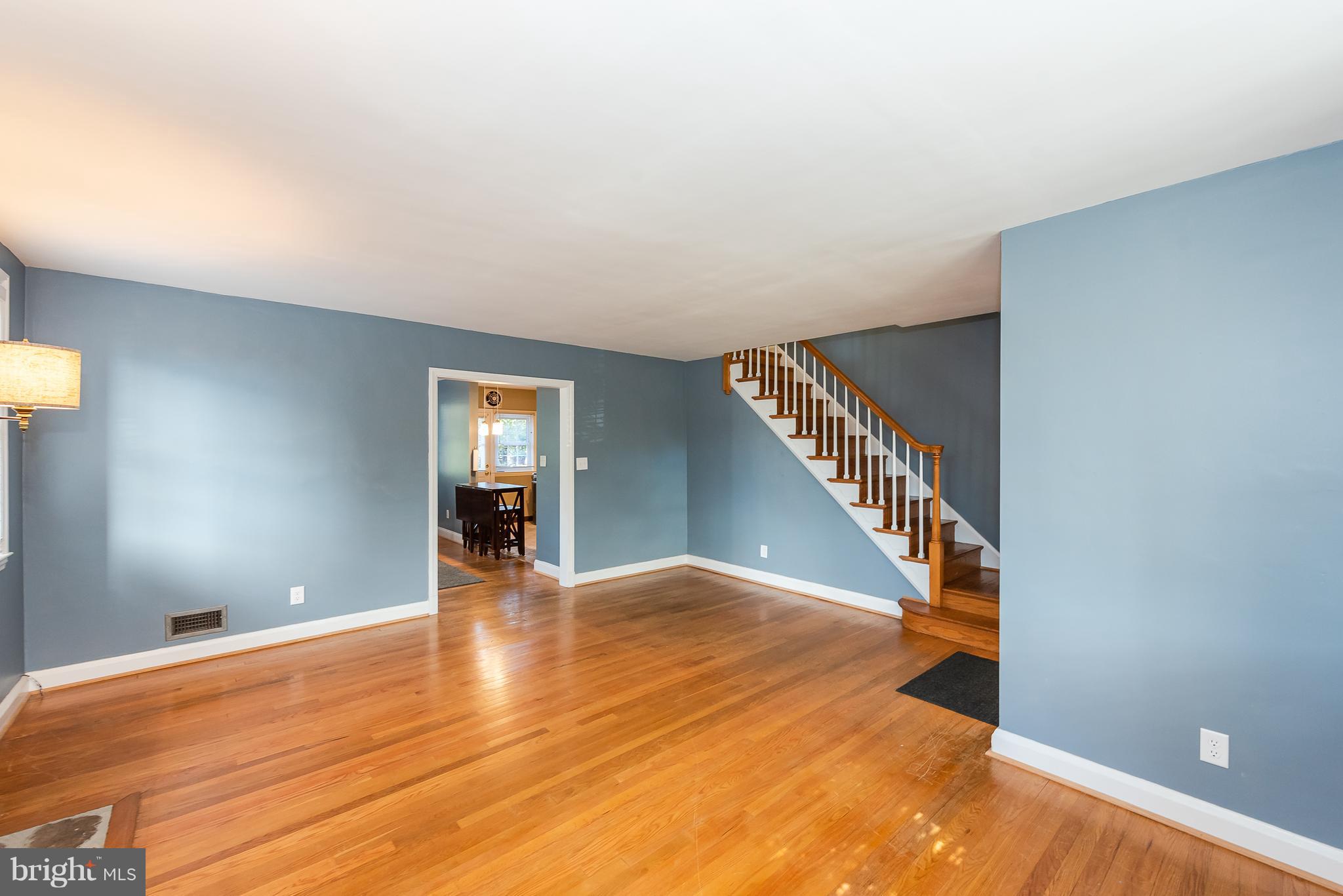 424 Greenlow Road Baltimore, MD 21228 - Photo 5 of 29 Living room