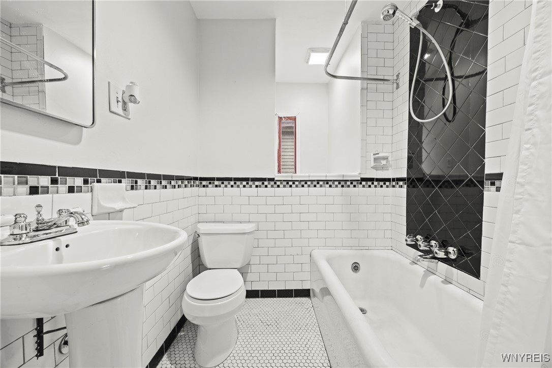 411 Breckenridge Street Buffalo, NY 14213 - Photo 13 of 15