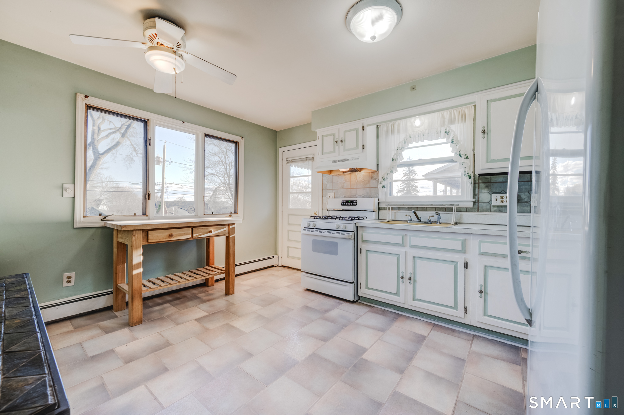 17 Hazel Street Fairfield, CT 06825 - Photo 12 of 38