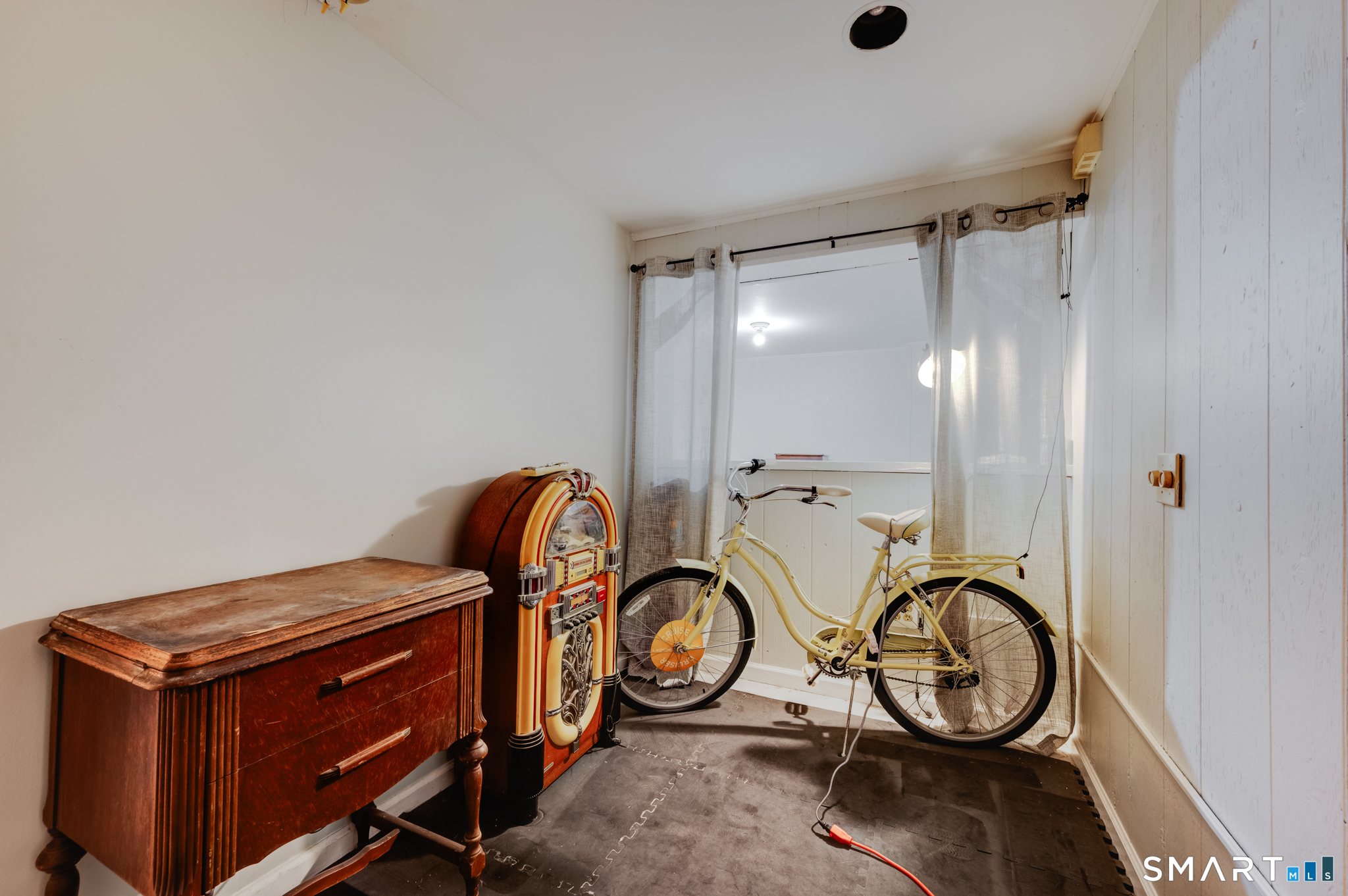 17 Hazel Street Fairfield, CT 06825 - Photo 32 of 38