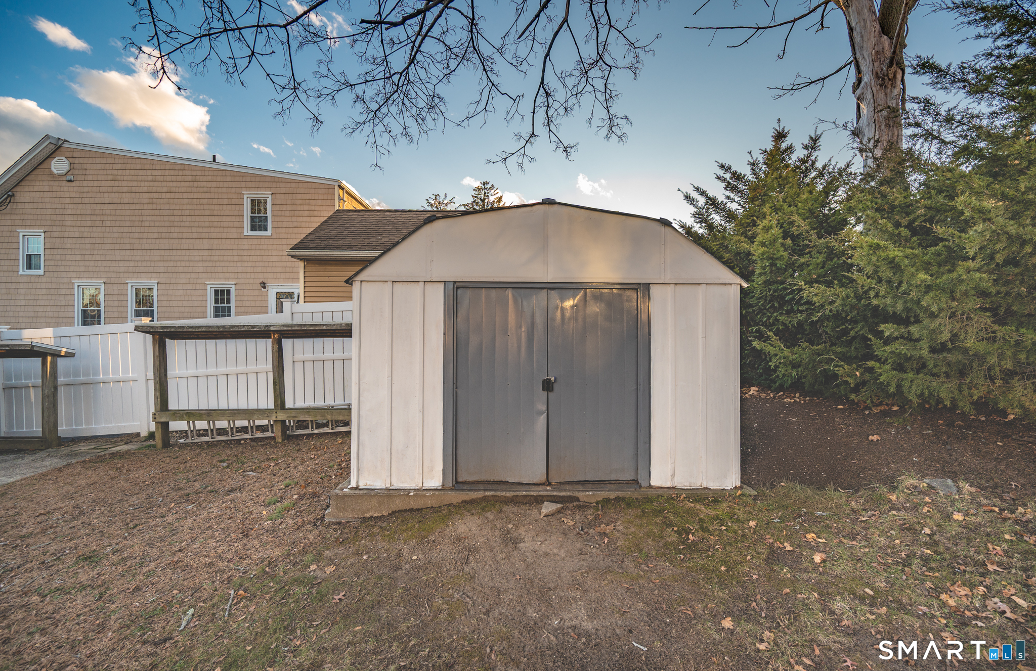 17 Hazel Street Fairfield, CT 06825 - Photo 4 of 38