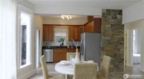$775,000 | 1305 Northeast 55th Street, Seattle, WA 98105