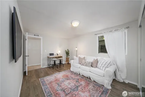 $775,000 | 1305 Northeast 55th Street, Seattle, WA 98105