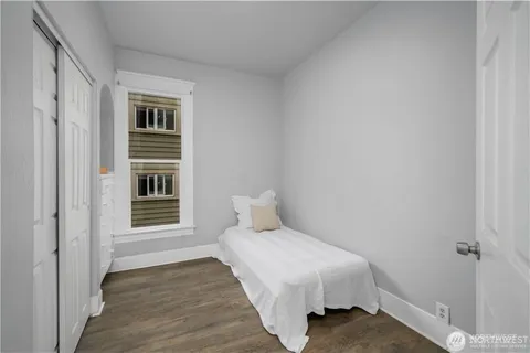 $775,000 | 1305 Northeast 55th Street, Seattle, WA 98105