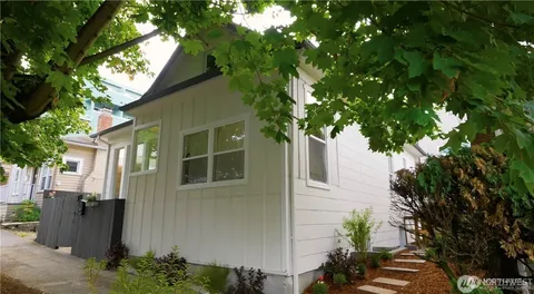 $775,000 | 1305 Northeast 55th Street, Seattle, WA 98105