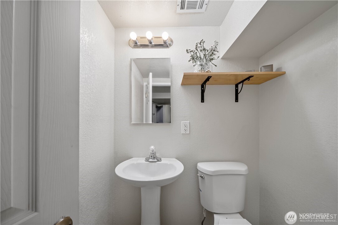 1305 Northeast 55th Street Seattle, WA 98105 - Photo 21 of 25