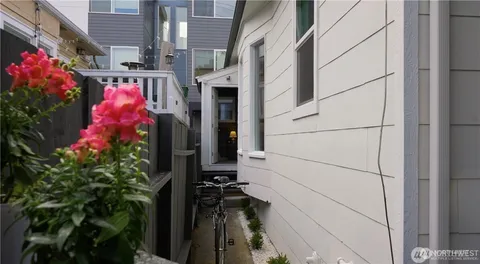 $775,000 | 1305 Northeast 55th Street, Seattle, WA 98105