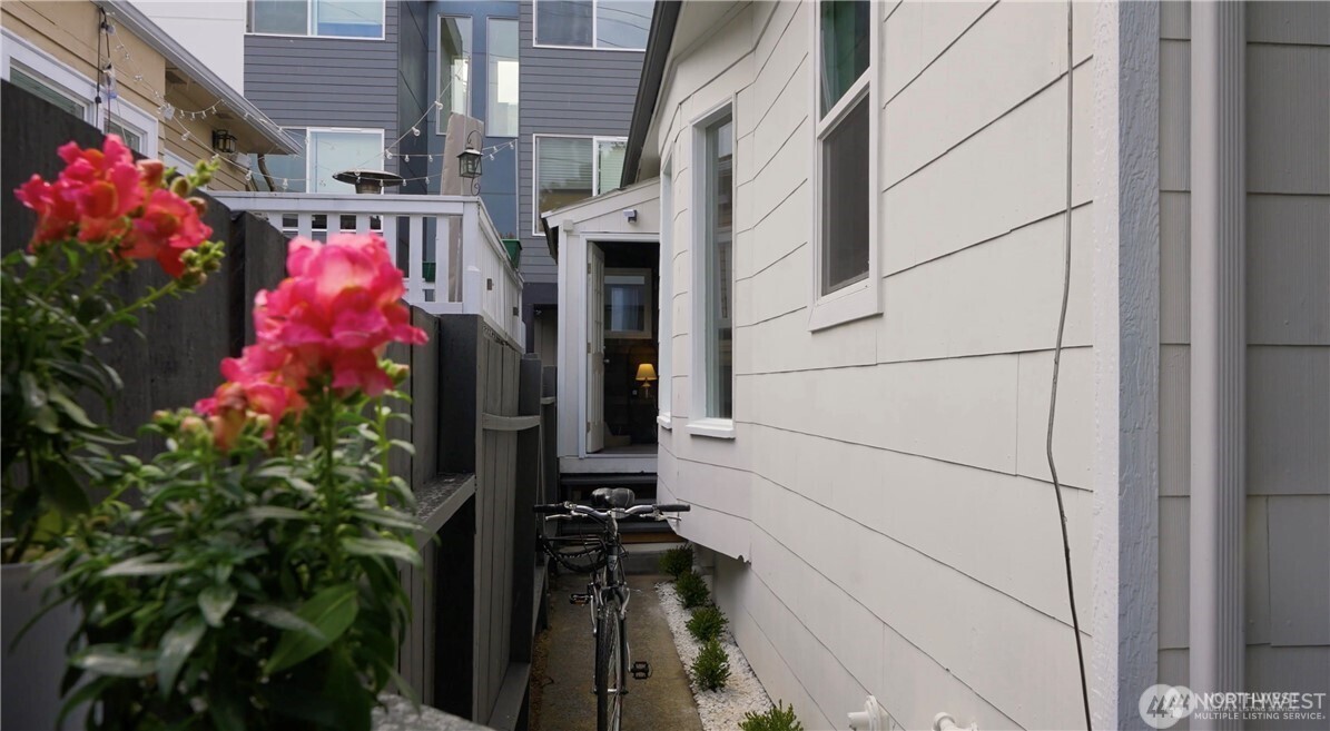 1305 Northeast 55th Street Seattle, WA 98105 - Photo 25 of 25