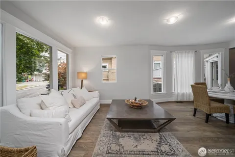 $775,000 | 1305 Northeast 55th Street, Seattle, WA 98105