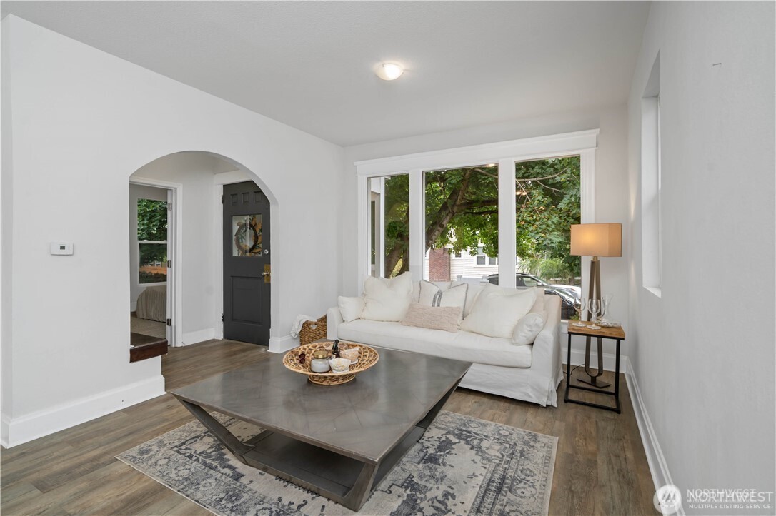 1305 Northeast 55th Street Seattle, WA 98105 - Photo 7 of 25