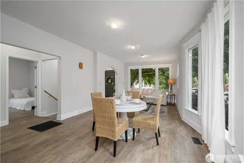 $775,000 | 1305 Northeast 55th Street, Seattle, WA 98105