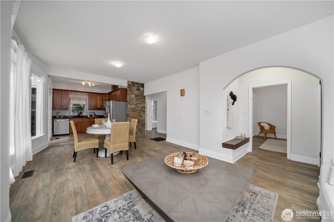 1305 Northeast 55th Street Seattle, WA 98105 - Photo 10 of 25