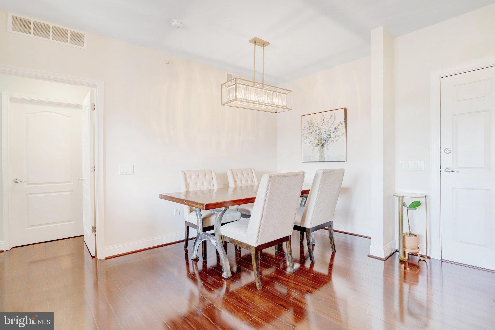 1111 Oronoco Street, Unit 430 Alexandria, VA 22314 - Photo 13 of 73 DINING AREA