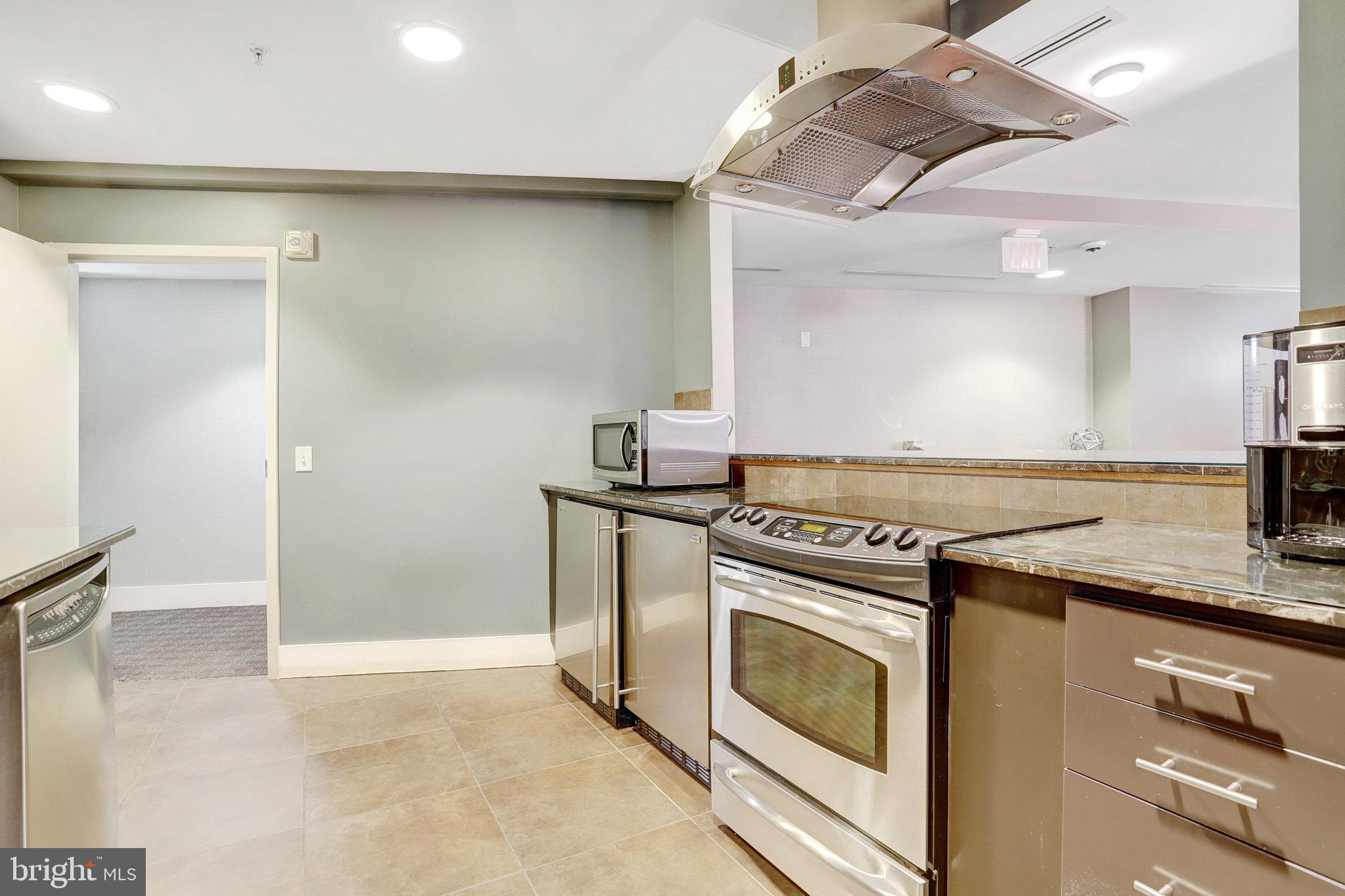 1111 Oronoco Street, Unit 430 Alexandria, VA 22314 - Photo 59 of 73 COMMUNITY KITCHEN