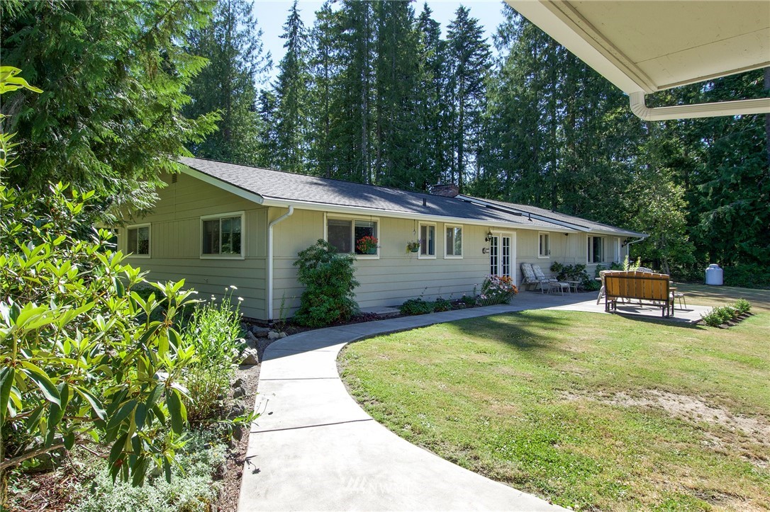 994 Gellor Road Port Angeles, WA 98362 - Photo 3 of 40 Gallery Image 3